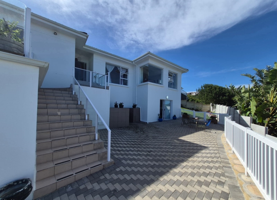 5 Bedroom Property for Sale in Dana Bay Western Cape